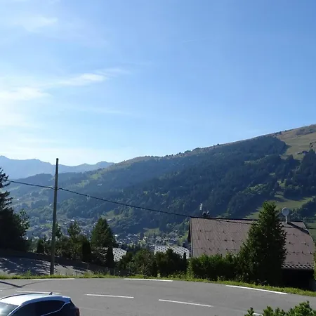 Apartamento : Triplex 5 Pièces Pour 8 Pers, Proche Télésiège, Navette, Balcon, Ski/vélo - Fr-1-802-1 Les Gets