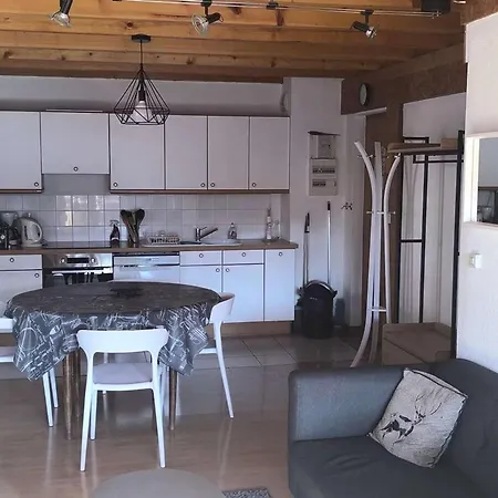 Apartamento : Triplex 5 Pièces Pour 8 Pers, Proche Télésiège, Navette, Balcon, Ski/vélo - Fr-1-802-1